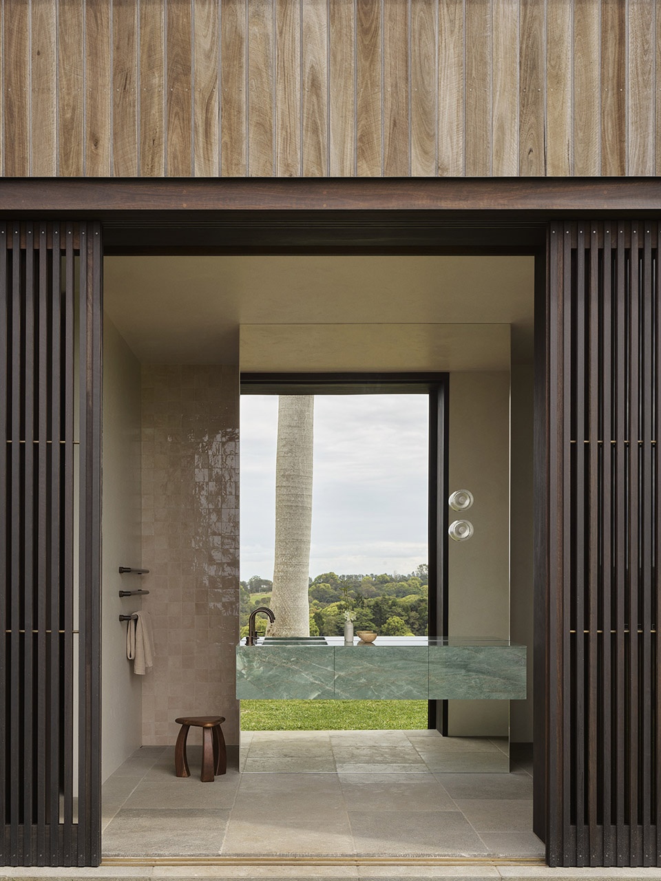 byron hinterland house by tigmi design studio