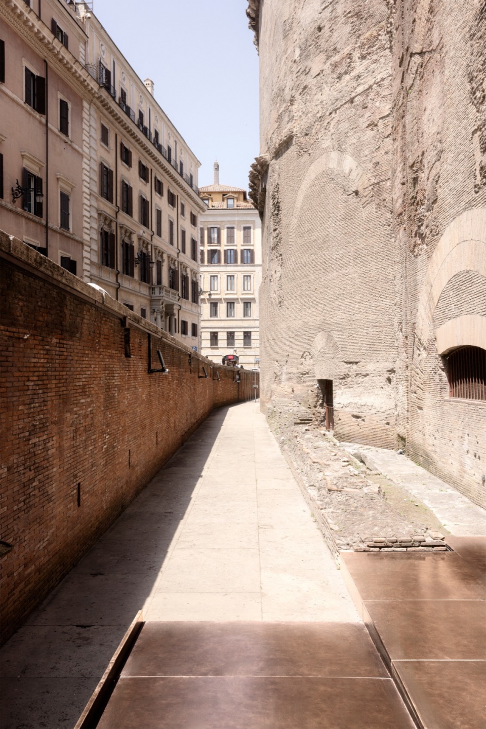 the intervention at the pantheon by startt