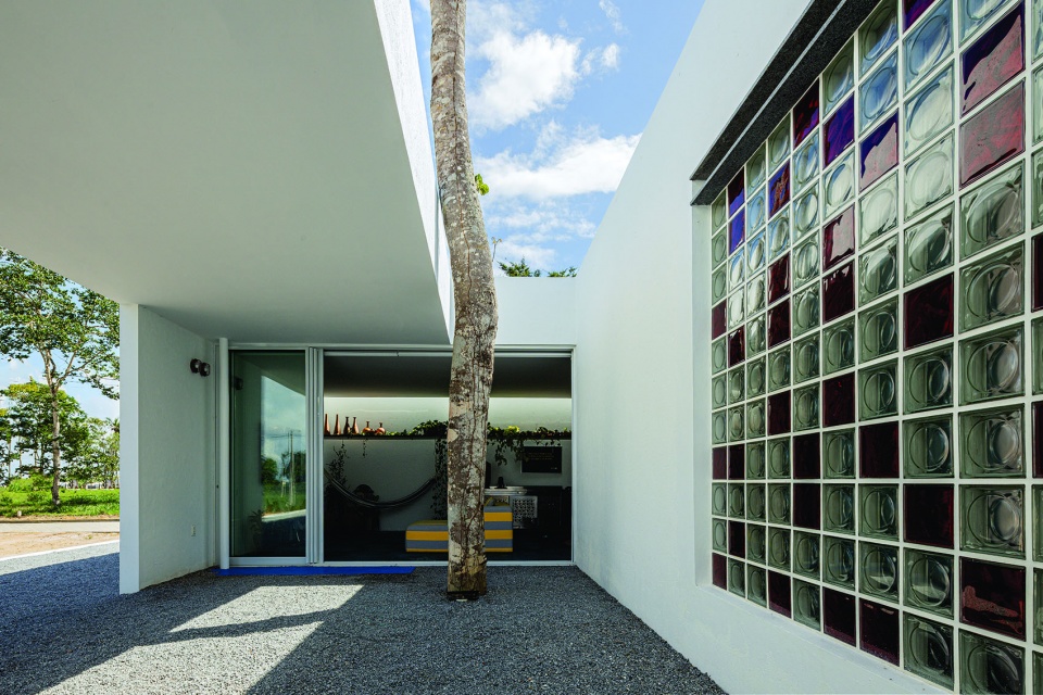 CASA BRANCA by NEBR Arquitetura