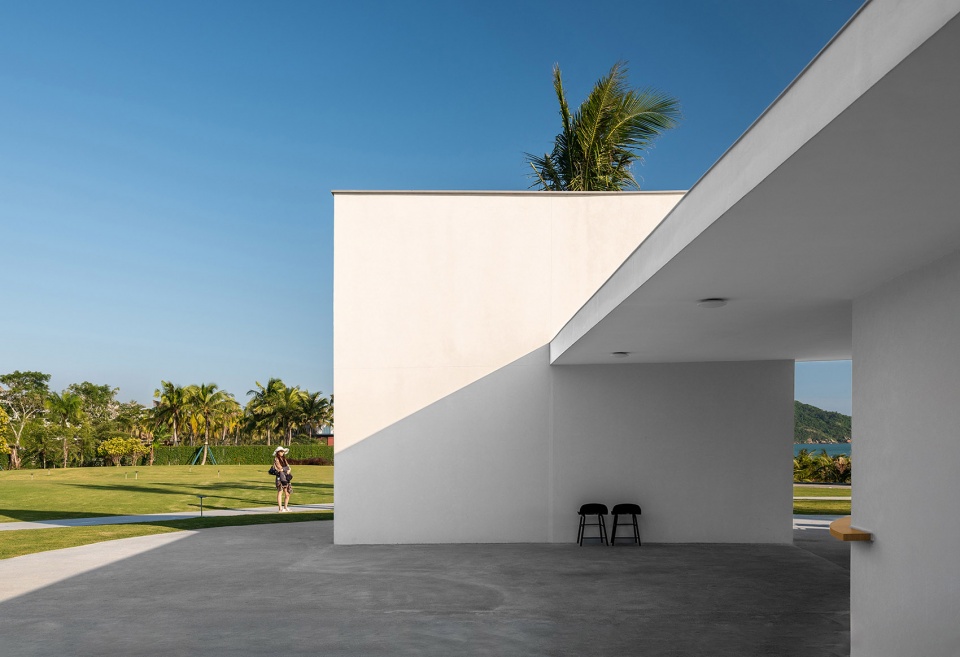 conch station a spatial vortex by perform design studio