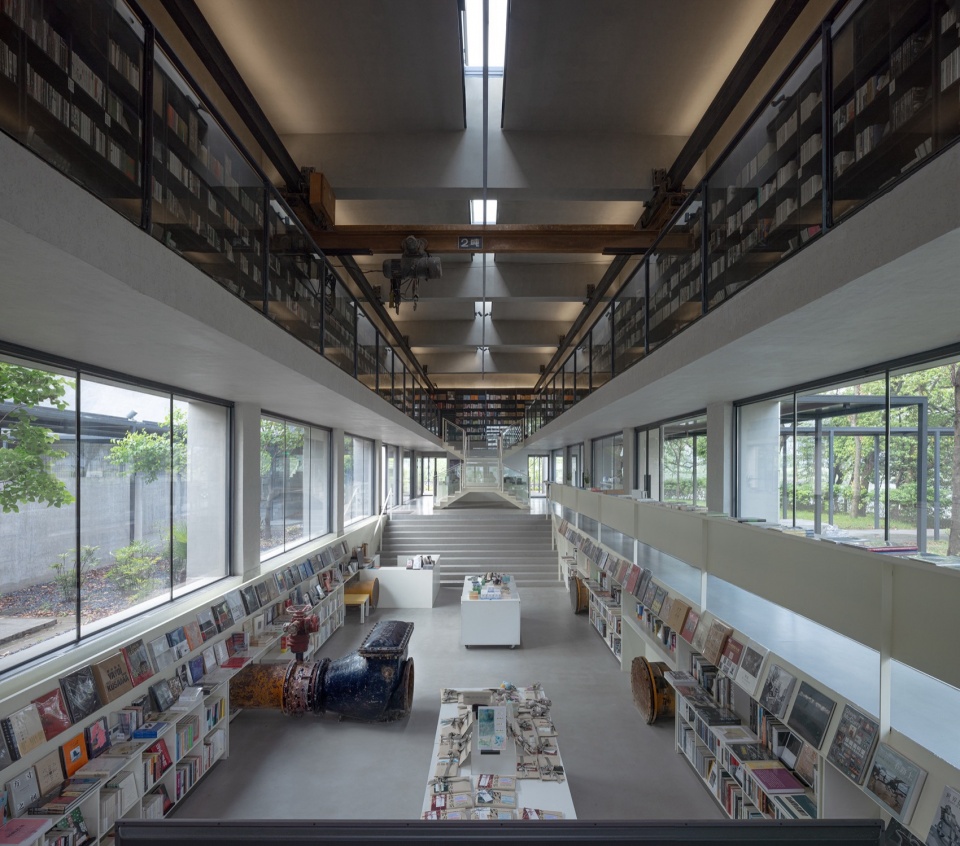 Librairie Avant Garde at Jianhu by Atelier Deshaus