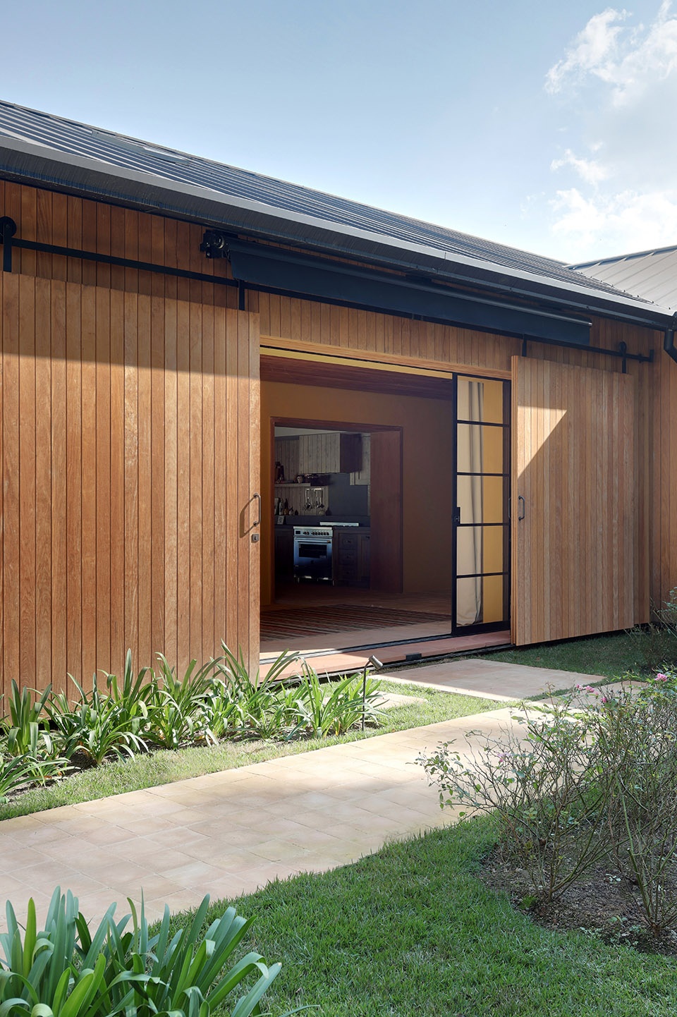 loc country house by dado castello branco arquitetura
