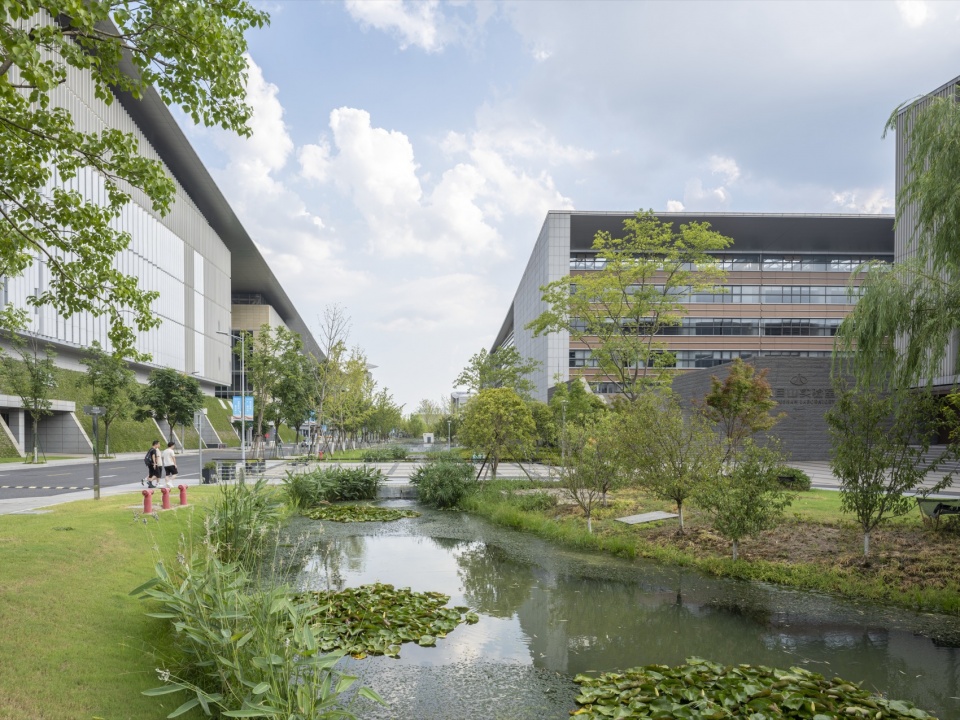 hangzhou international innovation institute of beihang university by henn