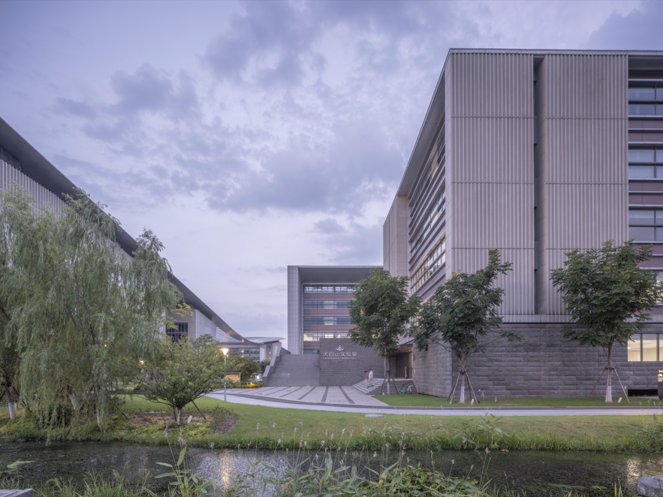 hangzhou international innovation institute of beihang university by henn