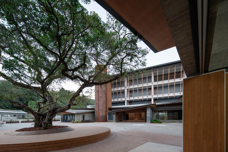 xutian village community center by line plus