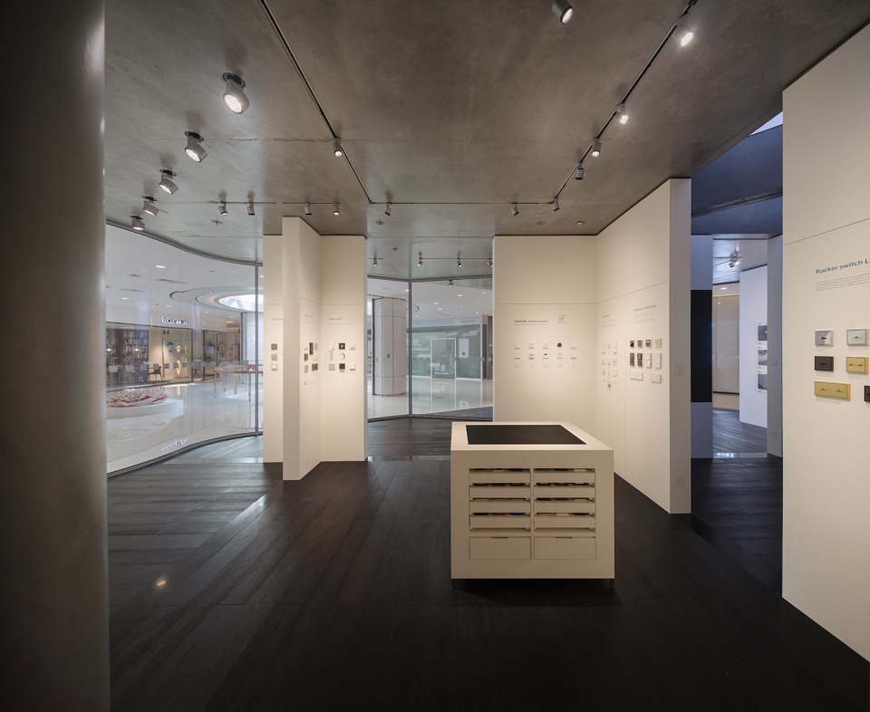 jung shanghai showroom by atelier mearc