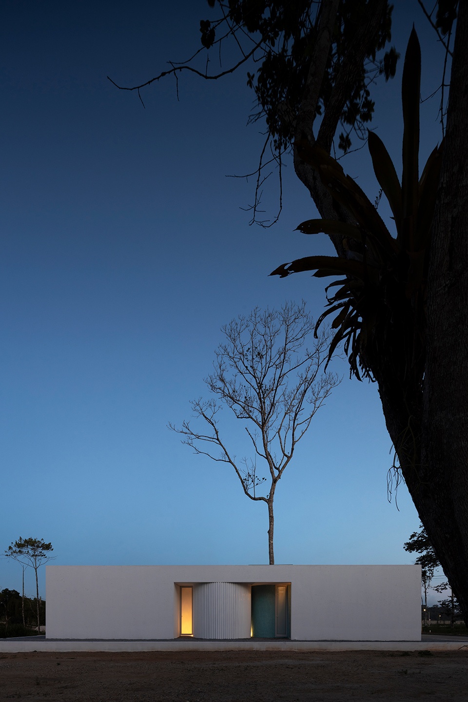 CASA BRANCA by NEBR Arquitetura