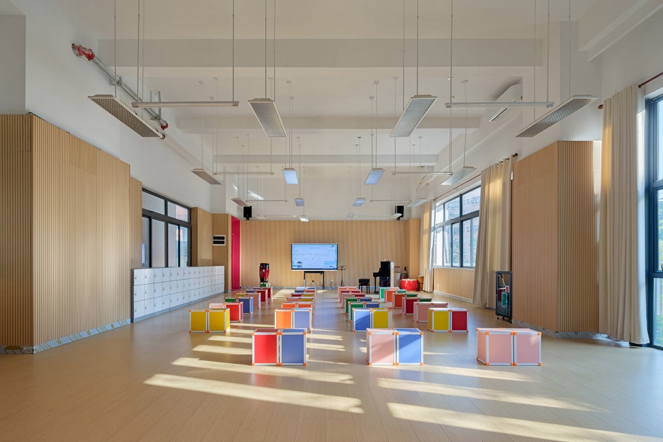 Design of Shenzhen Longhua Foreign Languages School