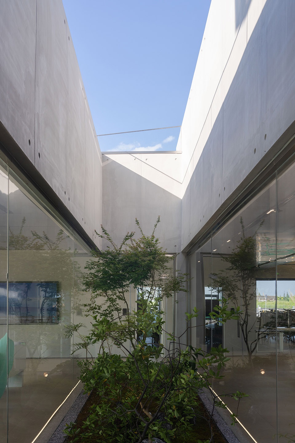 goodgrid automotive hq by chaoyu architectural design