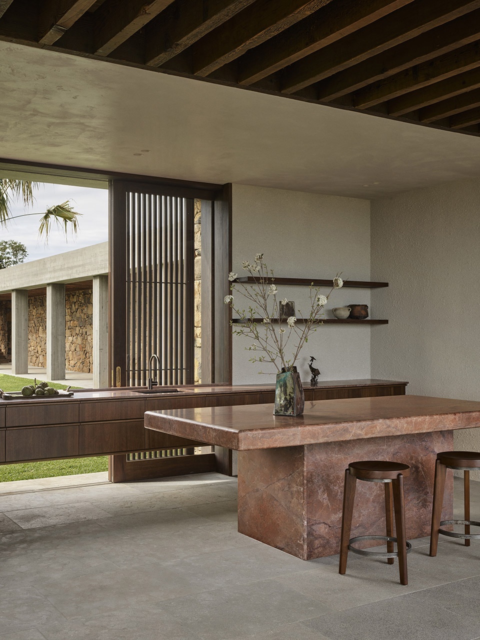 byron hinterland house by tigmi design studio