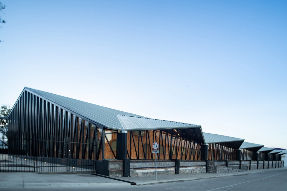 arena lobo convention center by jonathan corral arquitectos