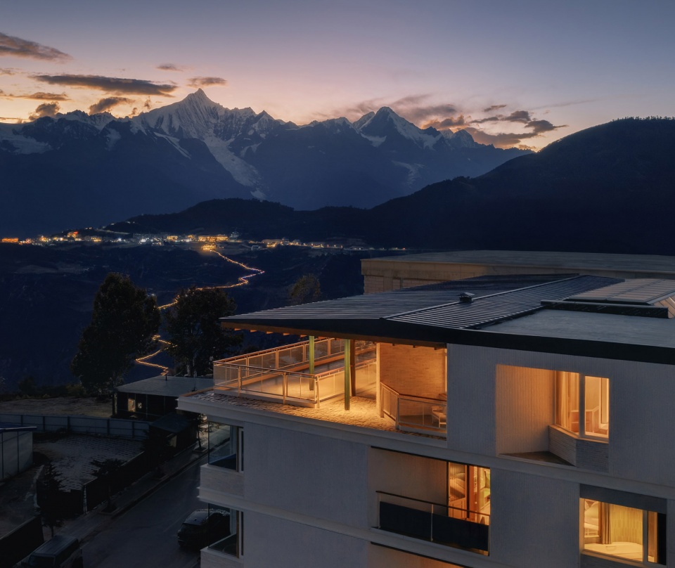 kawagebo snow mountain hotel by moguang studio