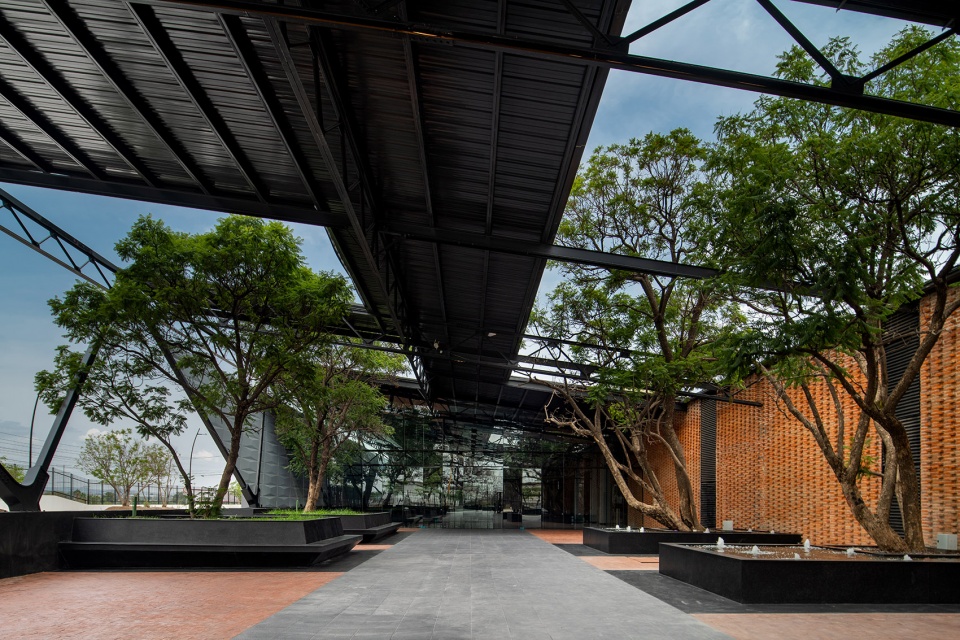 arena lobo convention center by jonathan corral arquitectos
