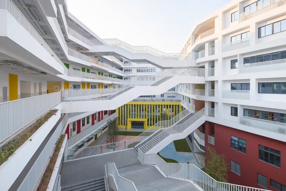 Design of Shenzhen Longhua Foreign Languages School