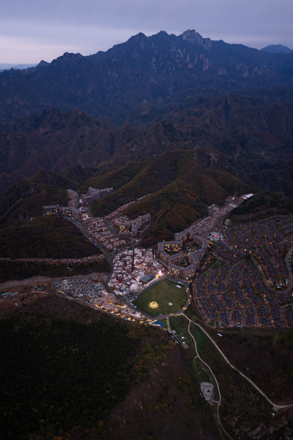 aranya jinshanling hotel cluster by wtd