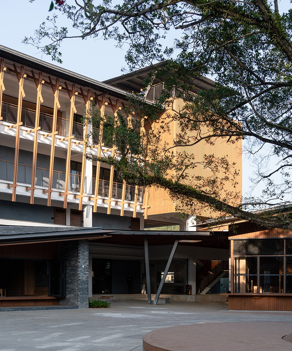 xutian village community center by line plus