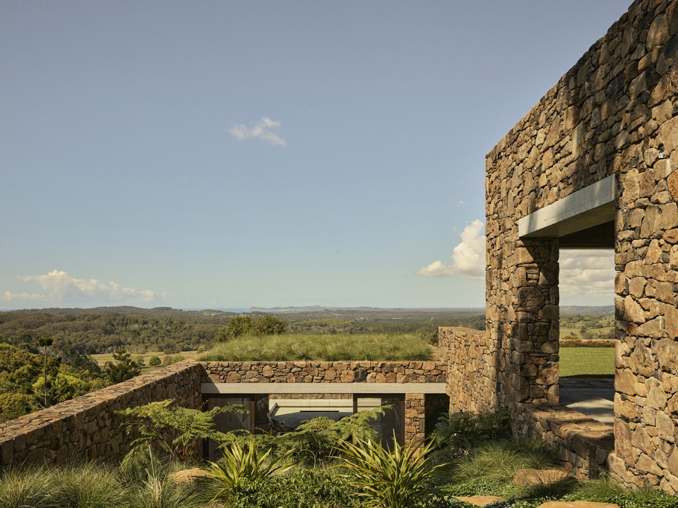 byron hinterland house by tigmi design studio