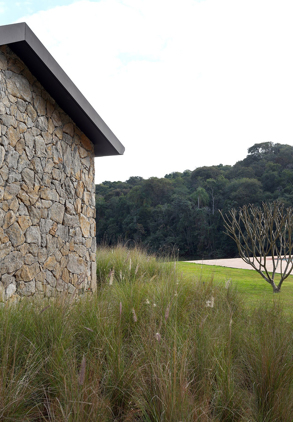 loc country house by dado castello branco arquitetura