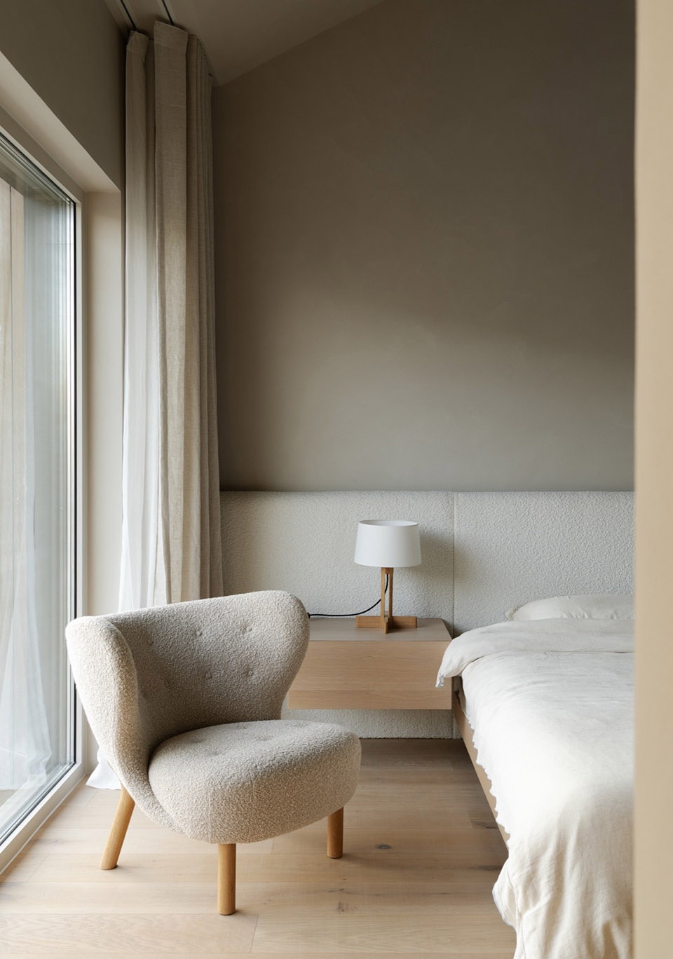 A Home About Natural Materials and Time by NOTHING DESIGN s5v