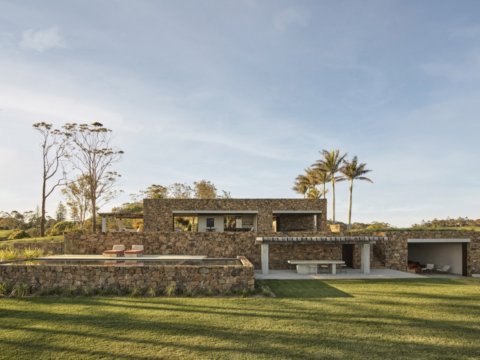 byron hinterland house by tigmi design studio