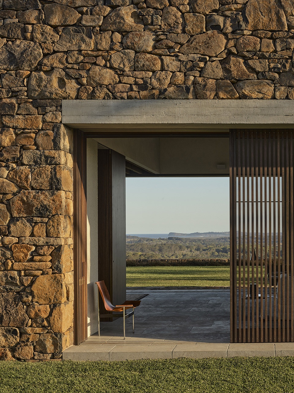 byron hinterland house by tigmi design studio