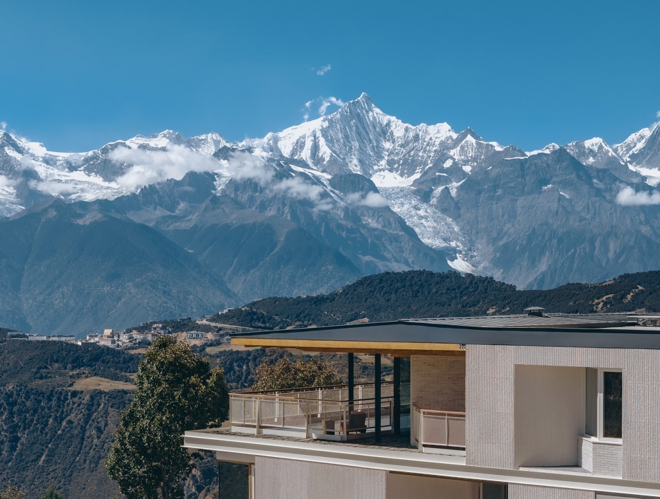 kawagebo snow mountain hotel by moguang studio