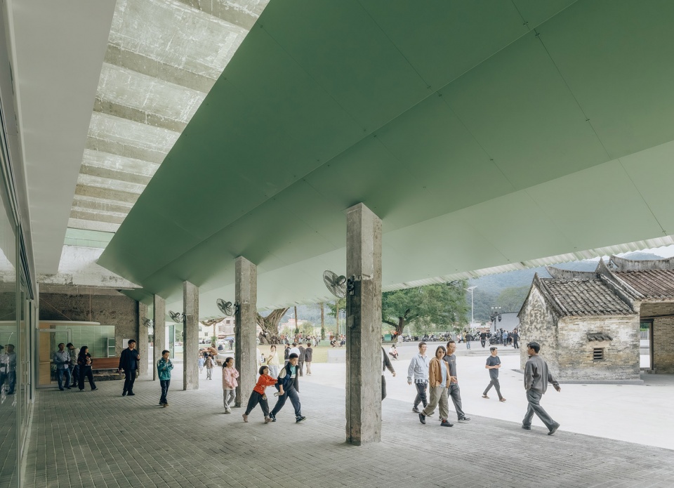 ancient banyan plaza renovation by atelier xuk
