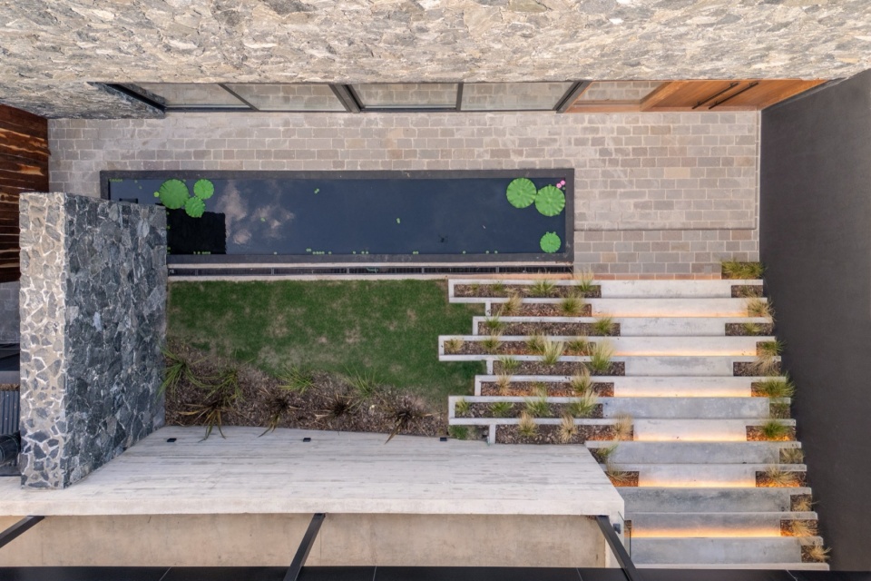 molvento house by karlen clemente