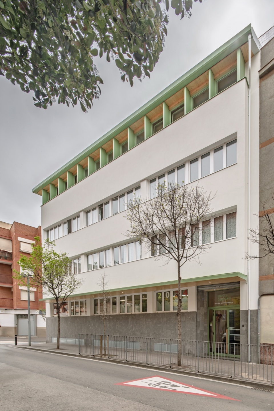 santa eulalia school in cornella by sau taller darquitectura
