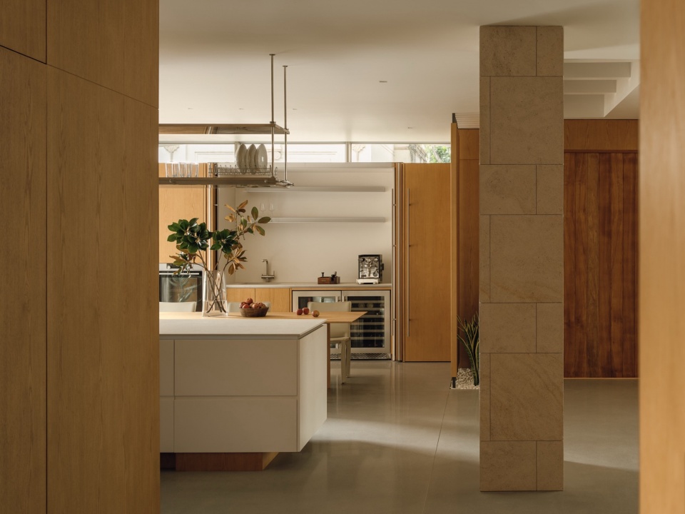 Vertical Continuity of Living Relationships by FUYUDI STUDIO