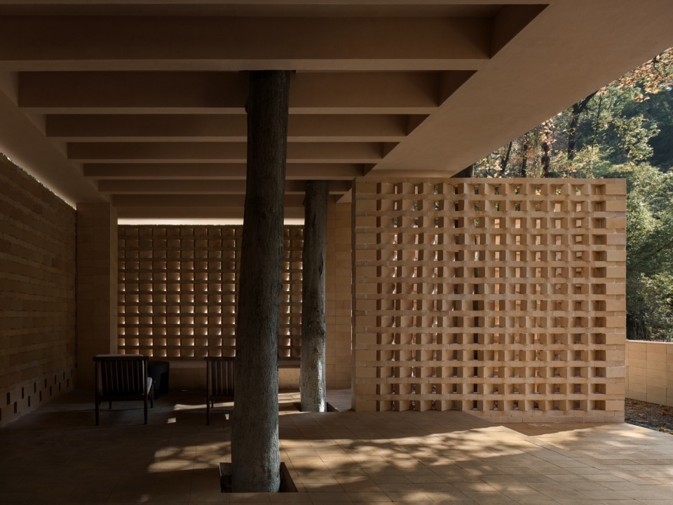 chunshan qiushui cafe by fusion design
