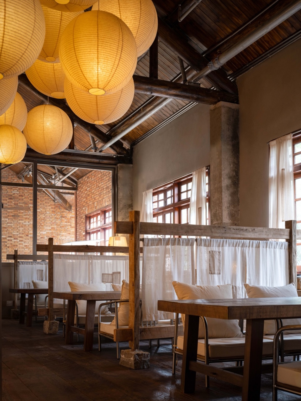 hard rice late night bistro by young design