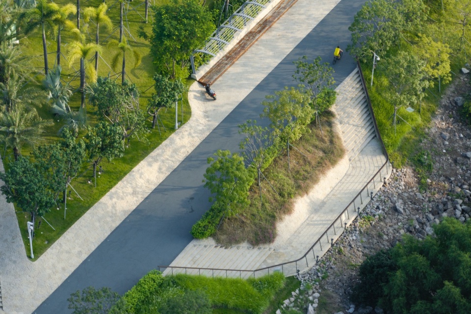 Waterfront Landscape Design of the Estuary Section of Qianhai Central River in Shenzhen by Original Design Studio TJAD