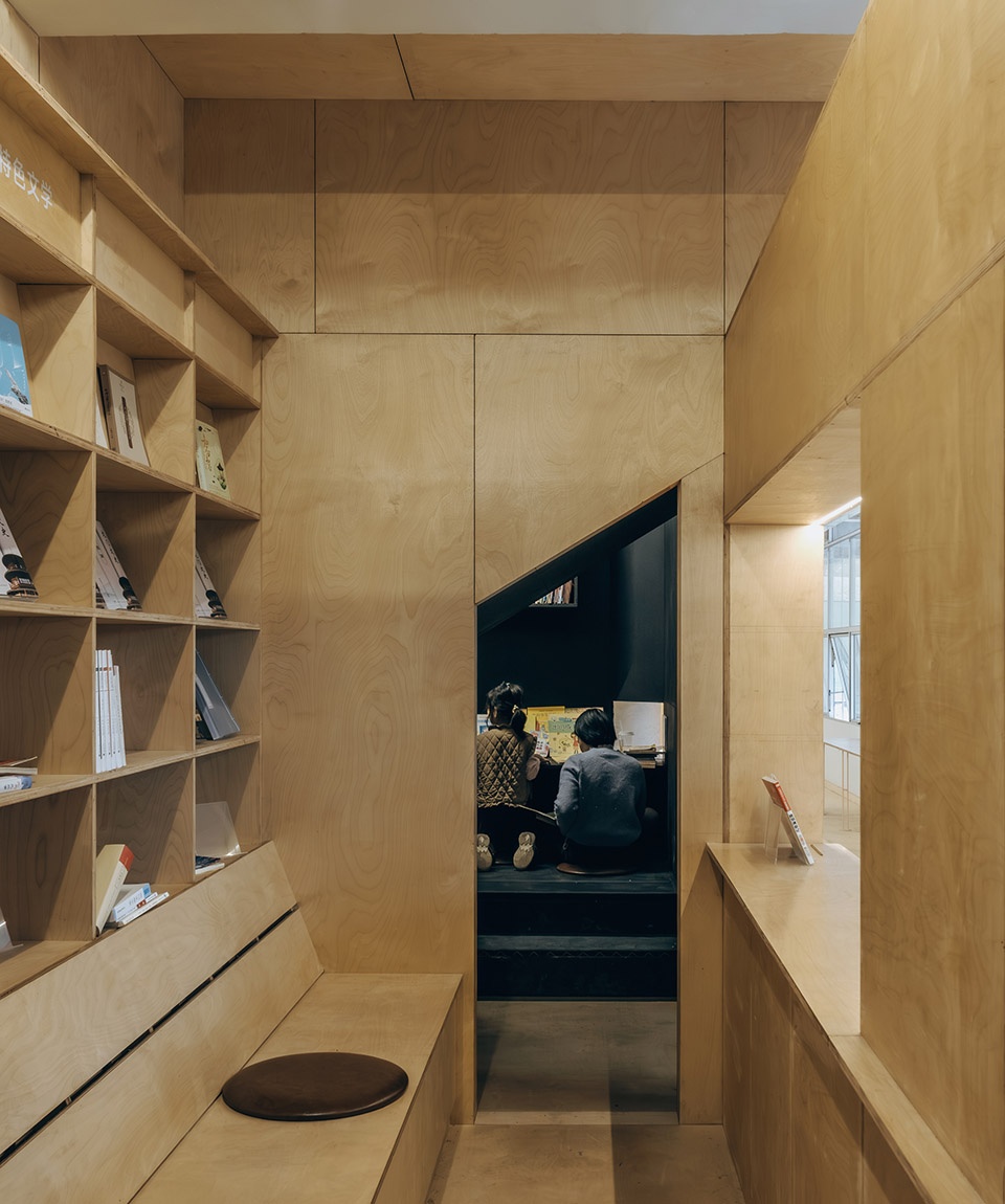ancient banyan plaza renovation by atelier xuk