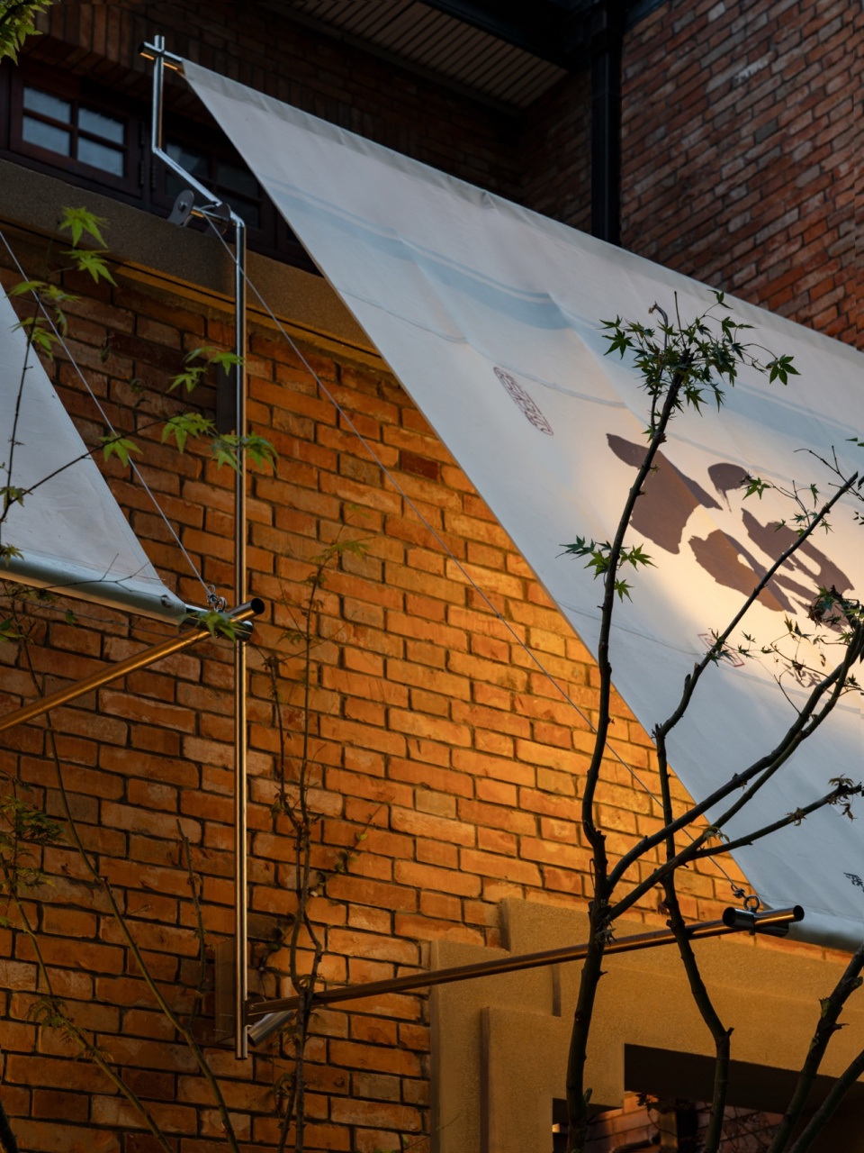 hard rice late night bistro by young design
