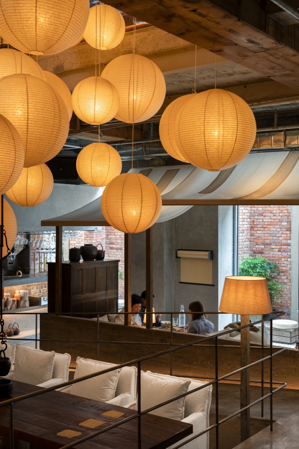hard rice late night bistro by young design