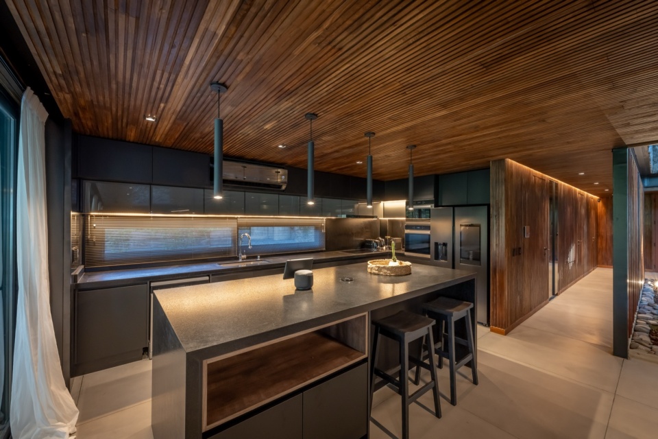 molvento house by karlen clemente