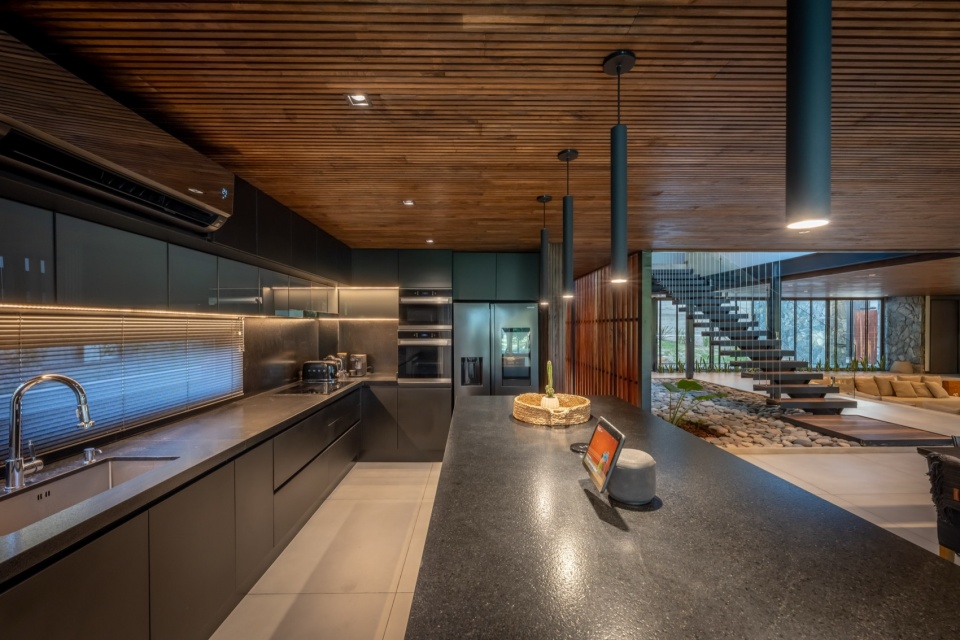 molvento house by karlen clemente