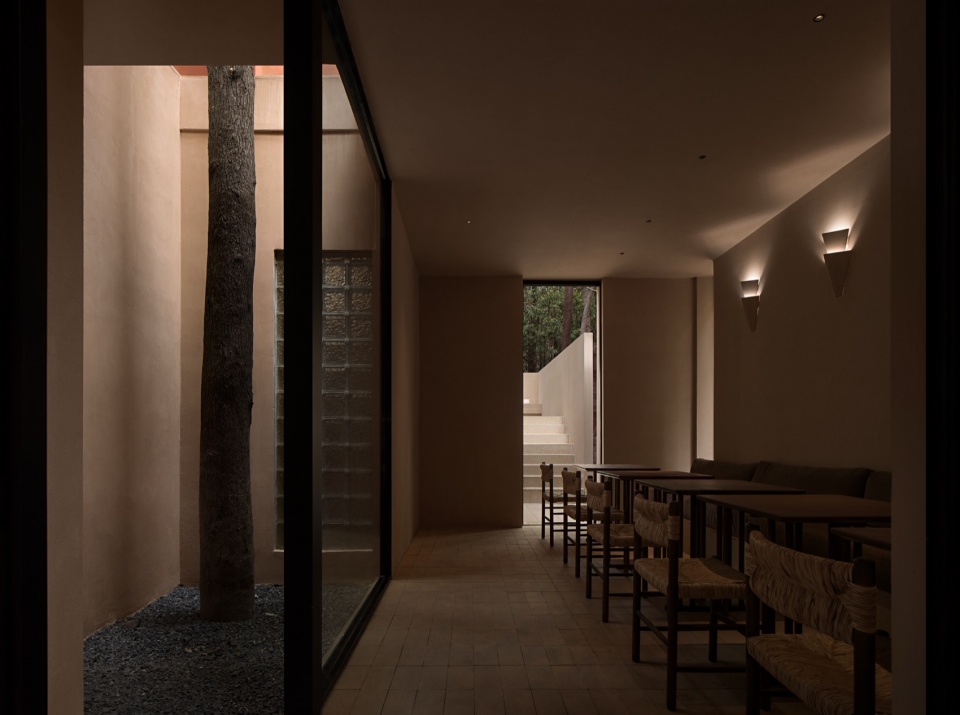 chunshan qiushui cafe by fusion design