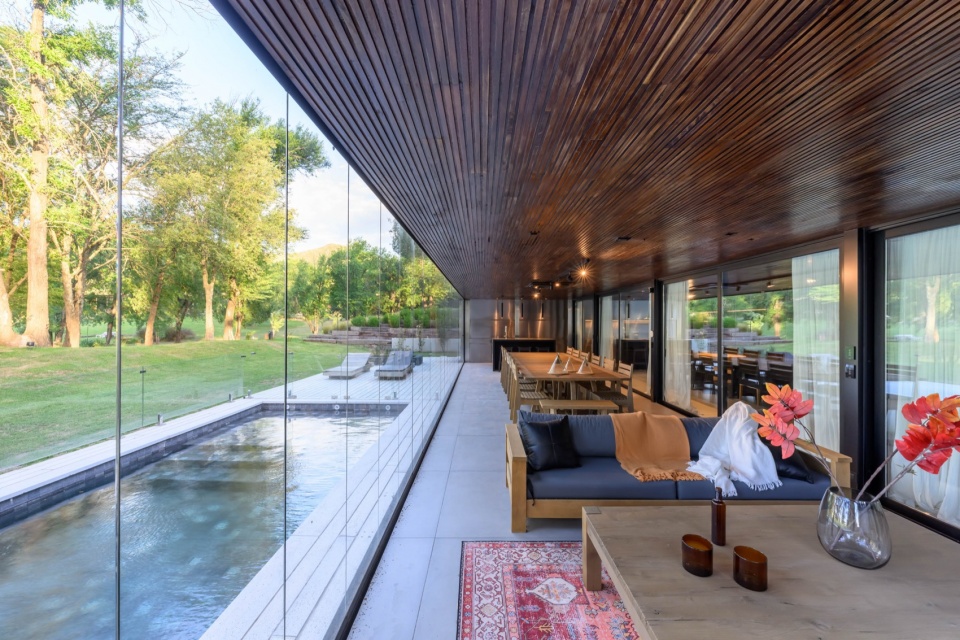 molvento house by karlen clemente