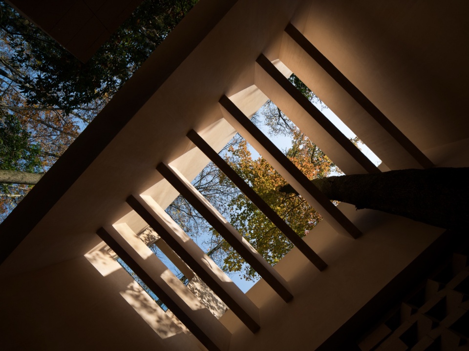 chunshan qiushui cafe by fusion design