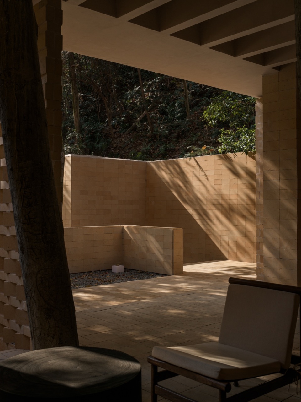 chunshan qiushui cafe by fusion design
