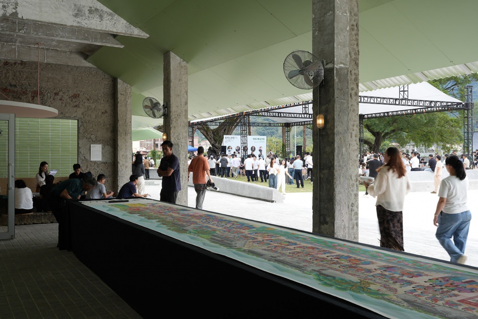 ancient banyan plaza renovation by atelier xuk