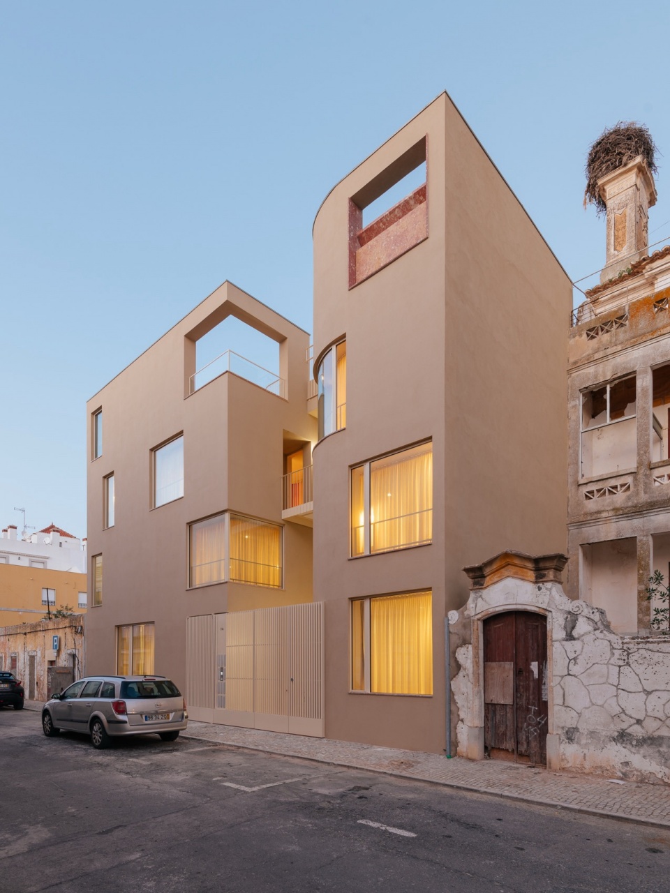 Mustard building by Aurora Architects Furo