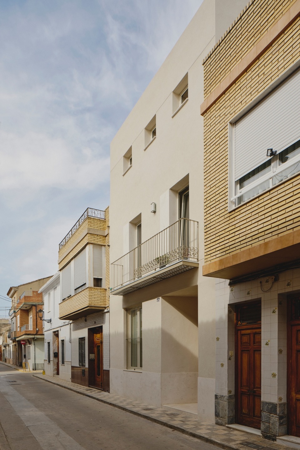 house for piano and violin by endalt arquitectes josep eixeres