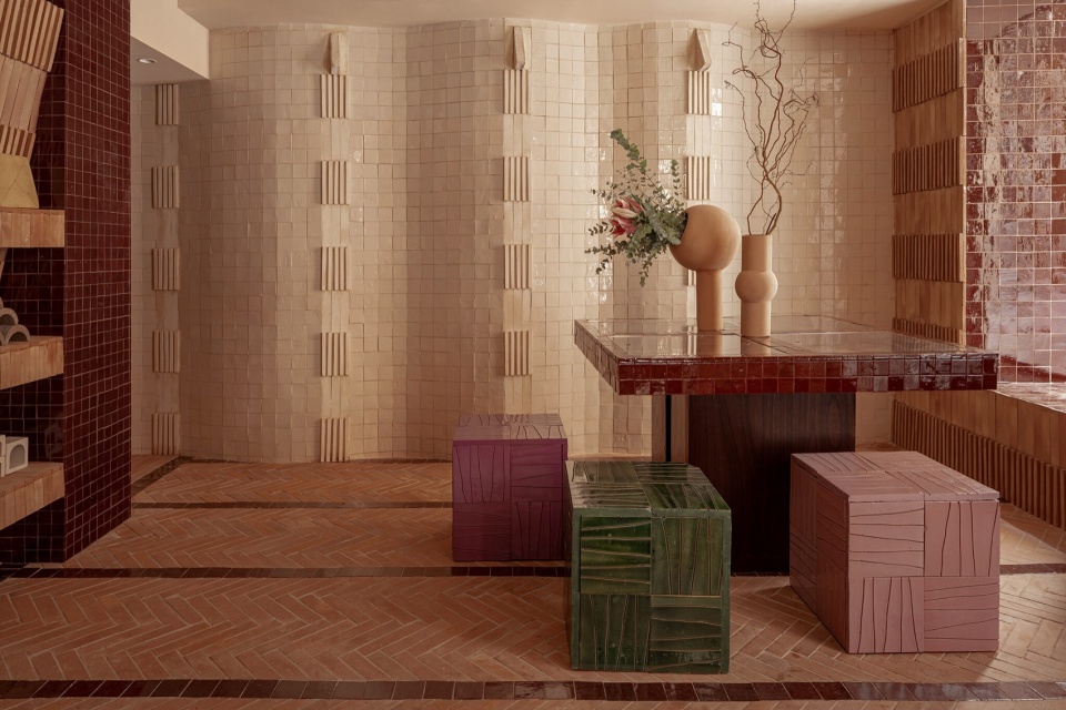 maora showroom by masquespacio