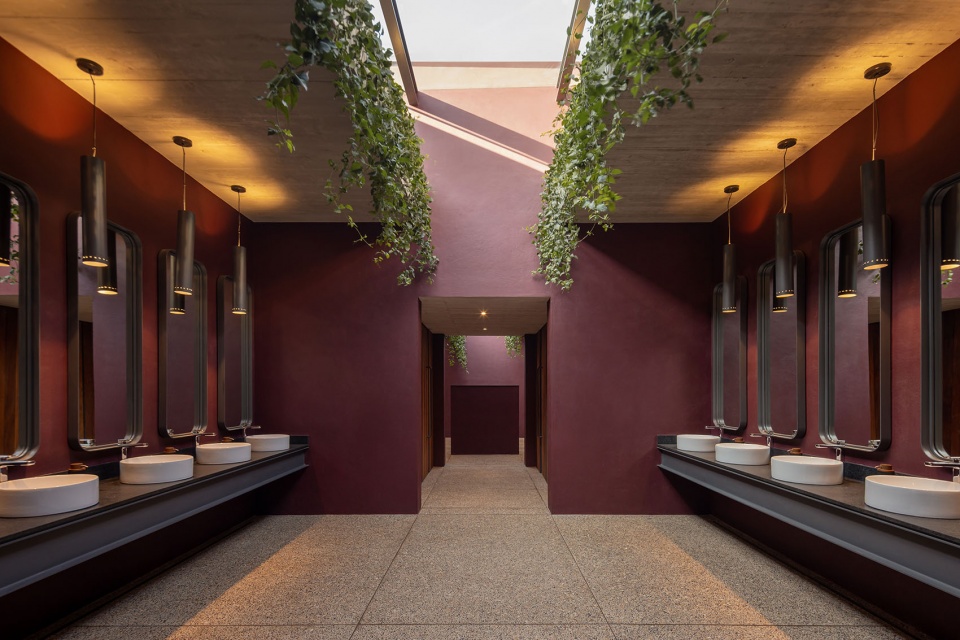 PABELLON Y BAÑOS BALVANERA by MIGUEL CONCHA ARQUITECTURA
