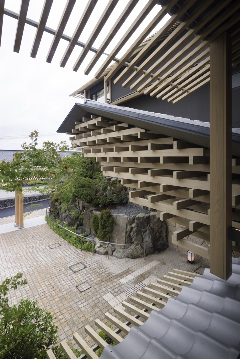 banyan tree higashiyama kyoto by kengo kuma and associates