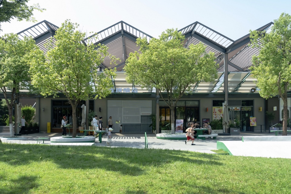 spatial renewal and scene stitching of birland food court by hangzhou parallect design x atelier diving bell