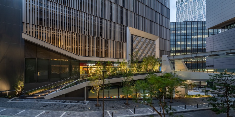 SHIBUYA AXSH